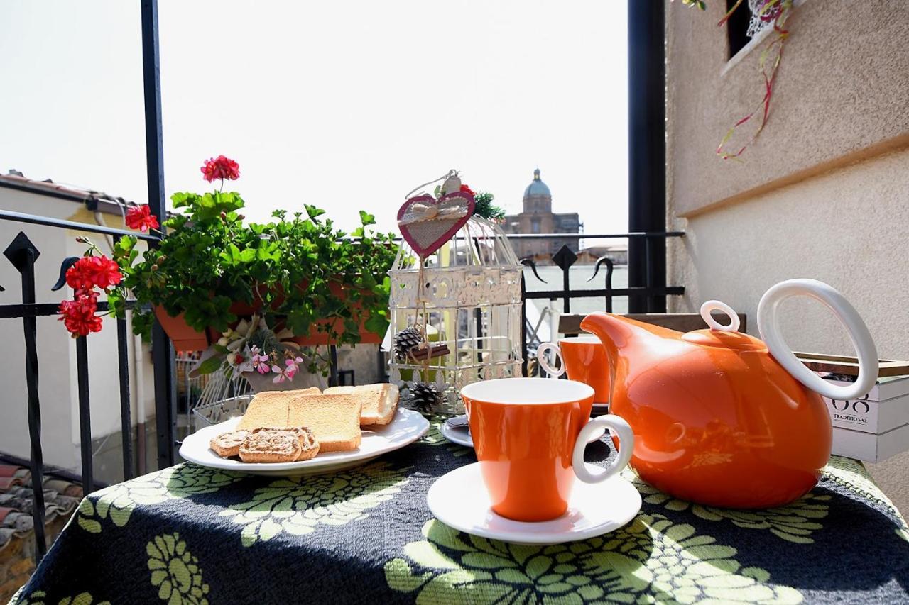 B&B Borgo Antico เปียซซา อาร์เมรีนา ภายนอก รูปภาพ