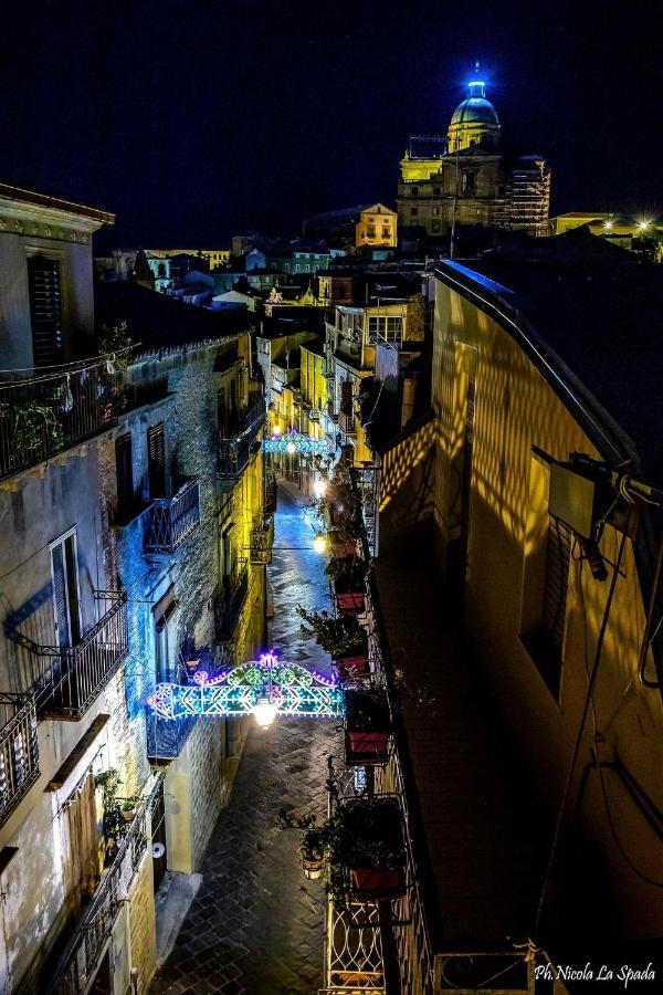 B&B Borgo Antico เปียซซา อาร์เมรีนา ภายนอก รูปภาพ