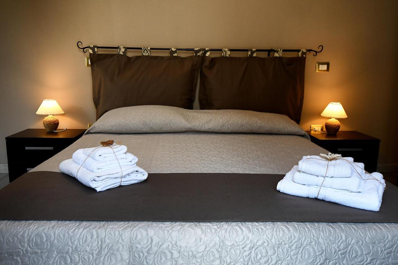 B&B Borgo Antico เปียซซา อาร์เมรีนา ภายนอก รูปภาพ