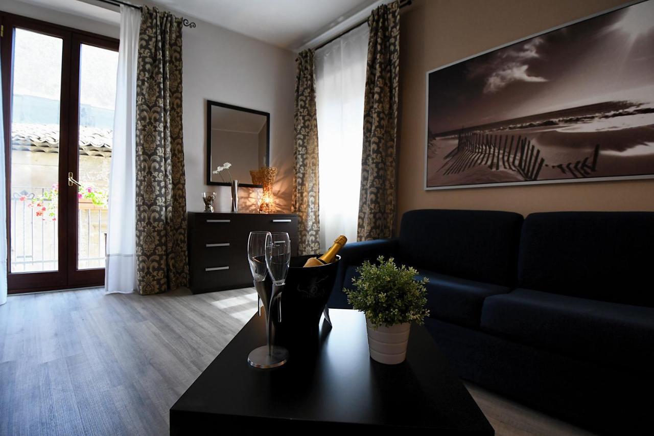 B&B Borgo Antico เปียซซา อาร์เมรีนา ภายนอก รูปภาพ
