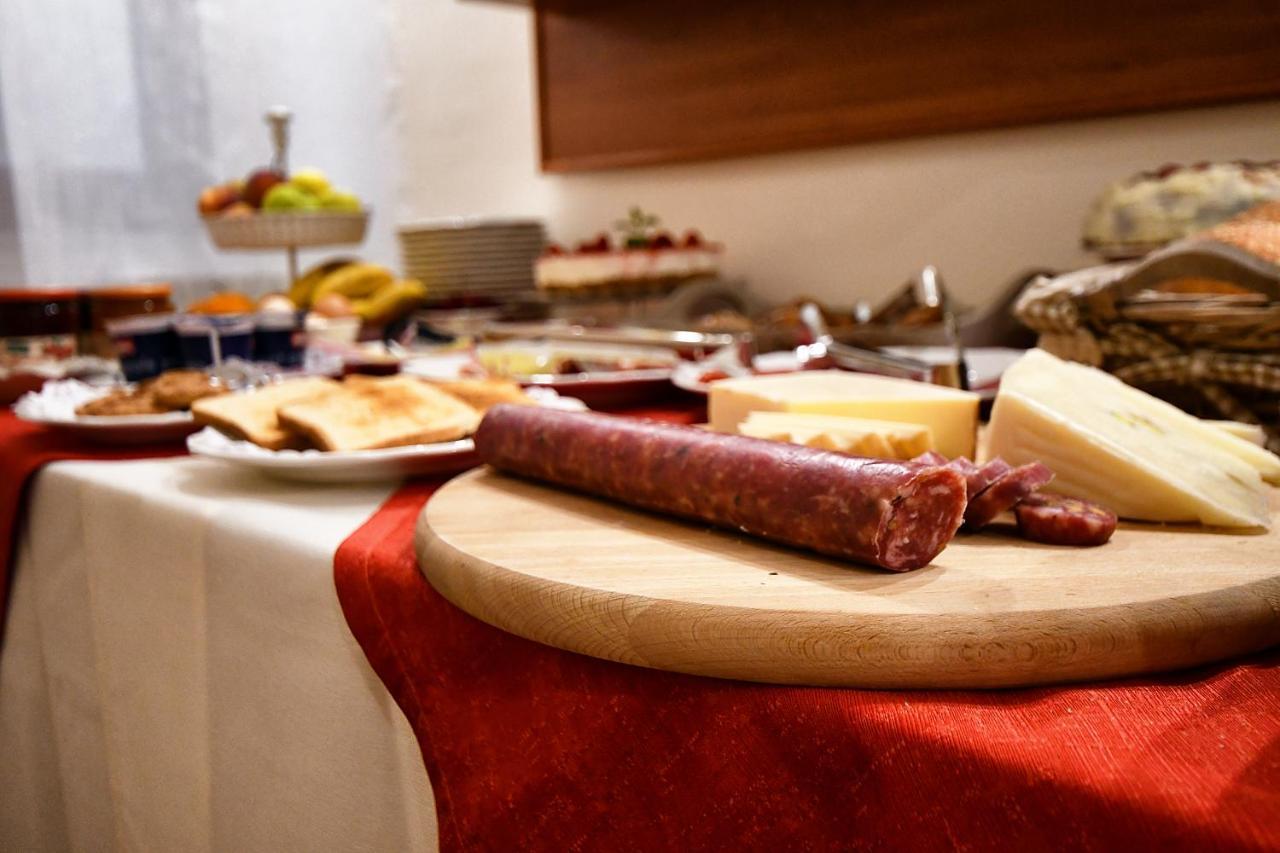 B&B Borgo Antico เปียซซา อาร์เมรีนา ภายนอก รูปภาพ