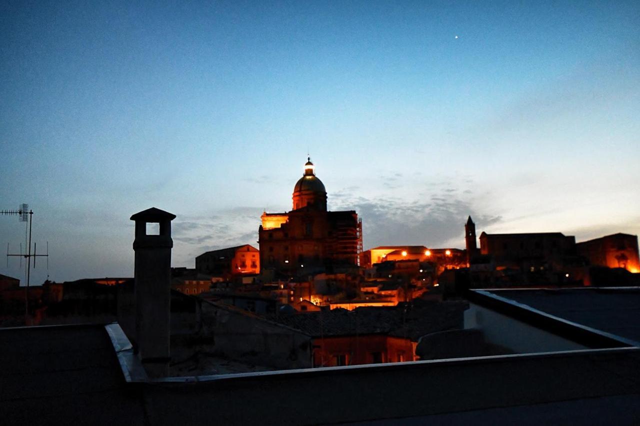 B&B Borgo Antico เปียซซา อาร์เมรีนา ภายนอก รูปภาพ